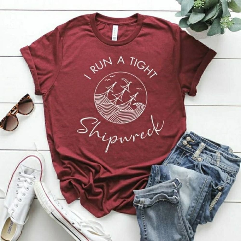 I Run A Tight Shipwreck Soft Graphic Tee Shirt
